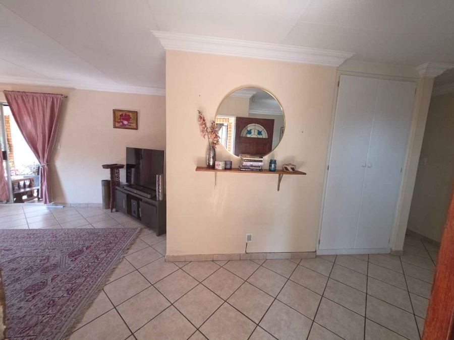 To Let 3 Bedroom Property for Rent in The Wilds Gauteng