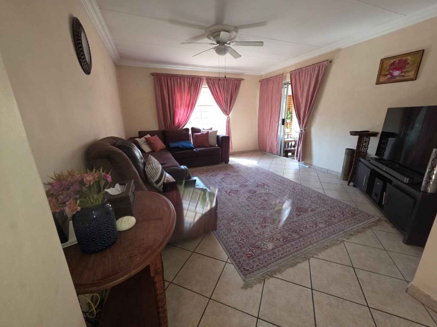 To Let 3 Bedroom Property for Rent in The Wilds Gauteng