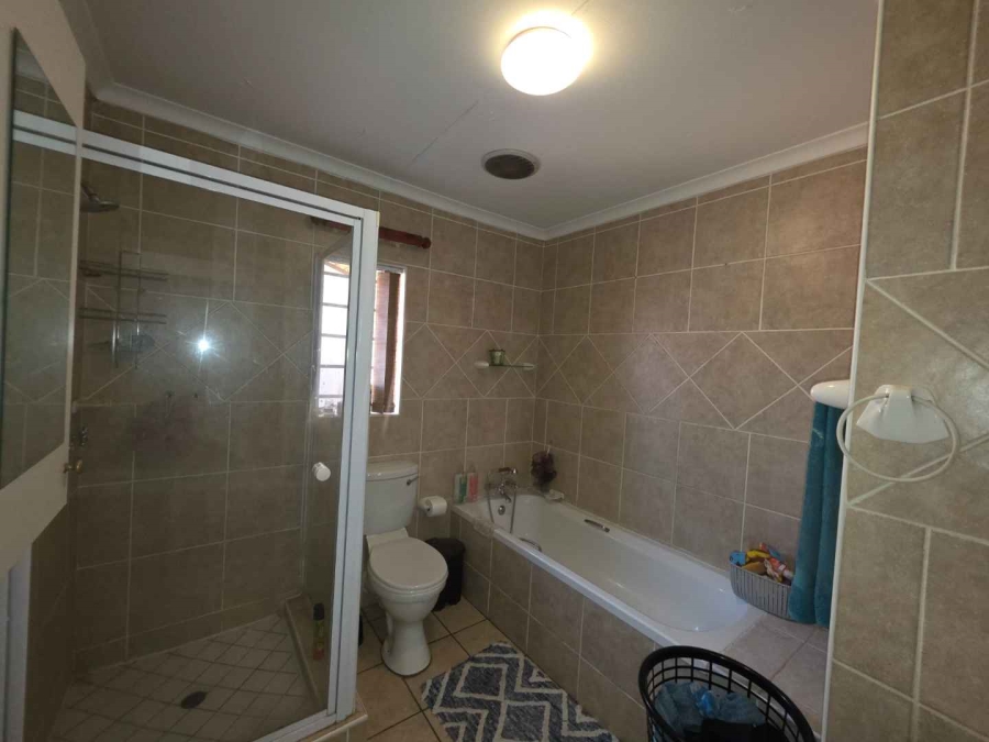 To Let 3 Bedroom Property for Rent in The Wilds Gauteng