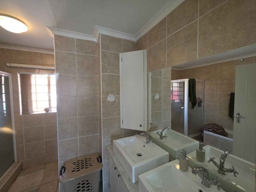 To Let 3 Bedroom Property for Rent in The Wilds Gauteng