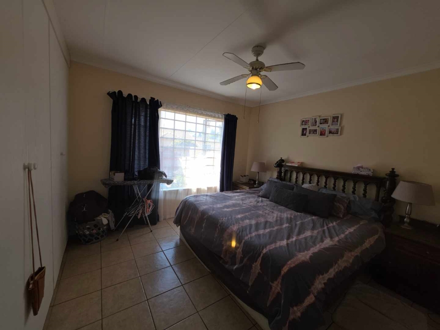 To Let 3 Bedroom Property for Rent in The Wilds Gauteng