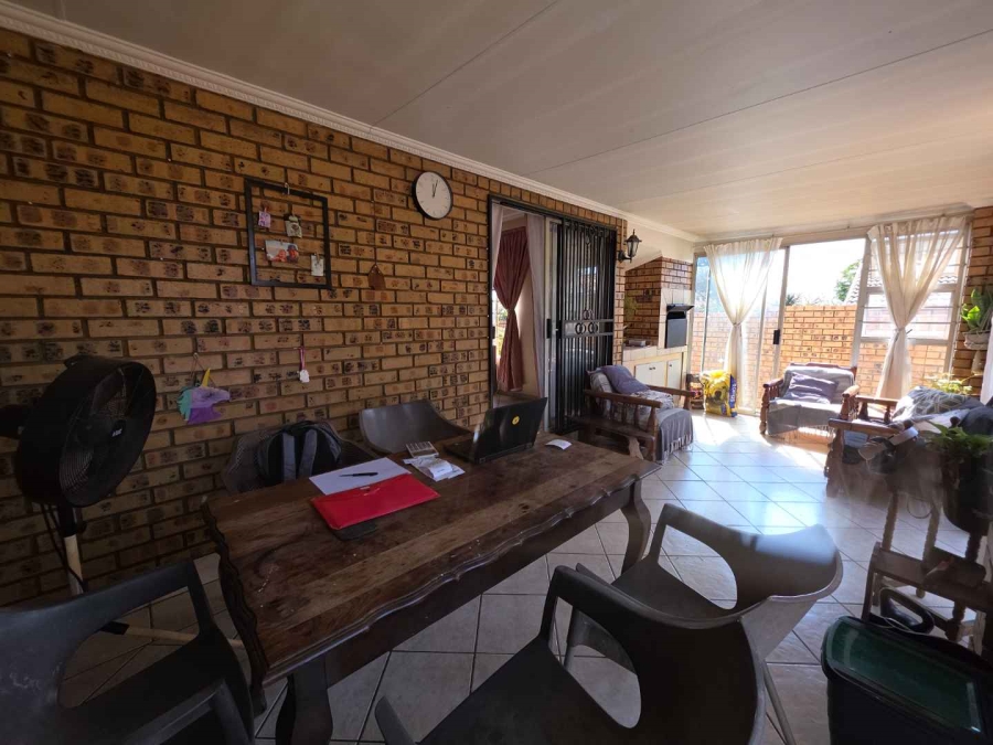 To Let 3 Bedroom Property for Rent in The Wilds Gauteng