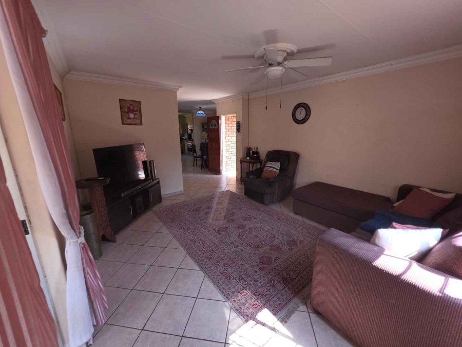 To Let 3 Bedroom Property for Rent in The Wilds Gauteng