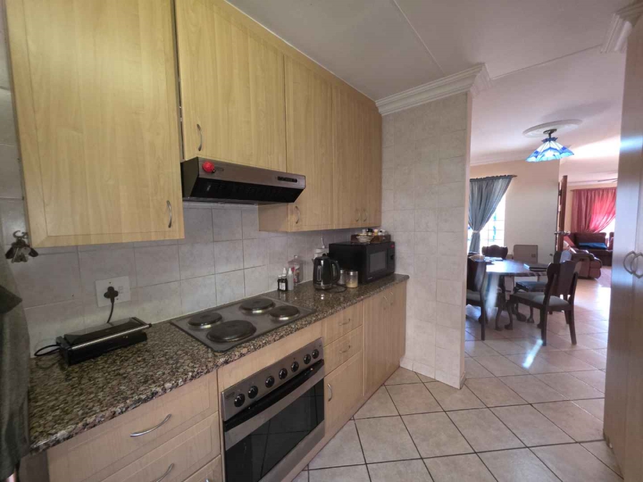 To Let 3 Bedroom Property for Rent in The Wilds Gauteng