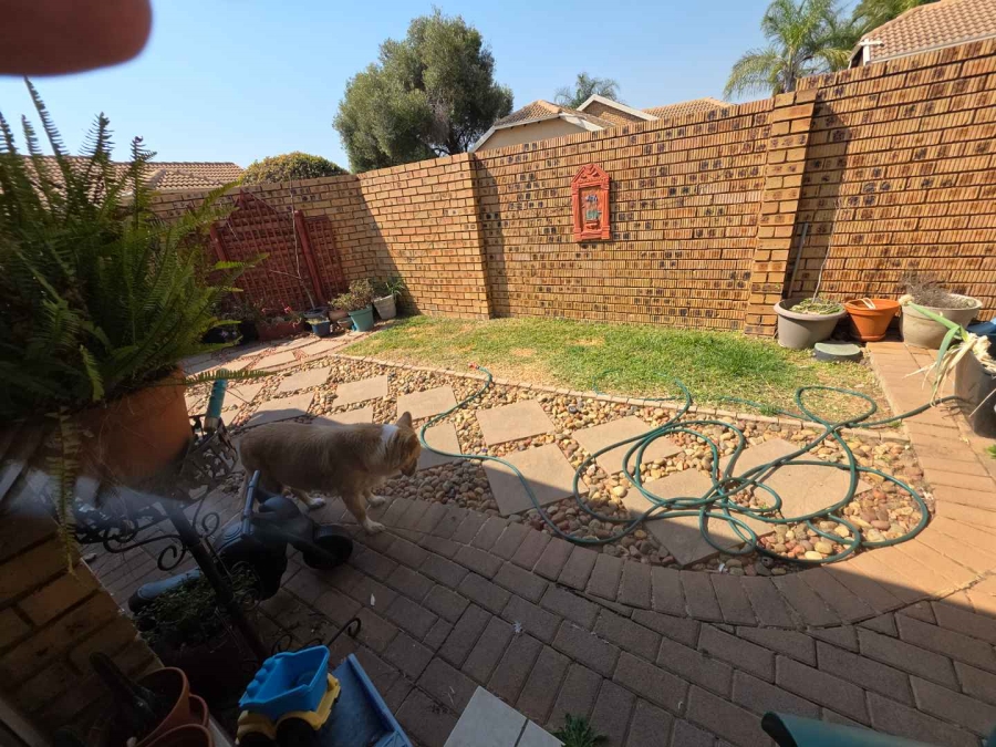 To Let 3 Bedroom Property for Rent in The Wilds Gauteng