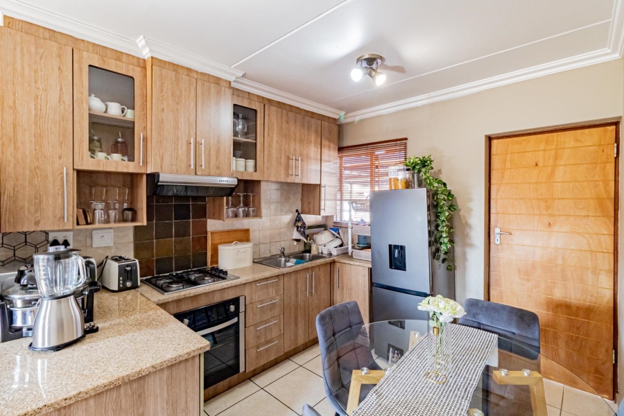 2 Bedroom Property for Sale in Pretoria West Gauteng