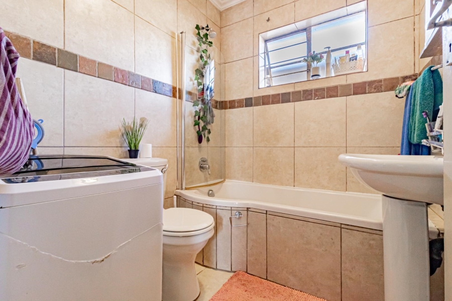2 Bedroom Property for Sale in Pretoria West Gauteng