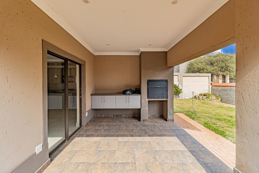 4 Bedroom Property for Sale in Roodepark Eco Estate Gauteng