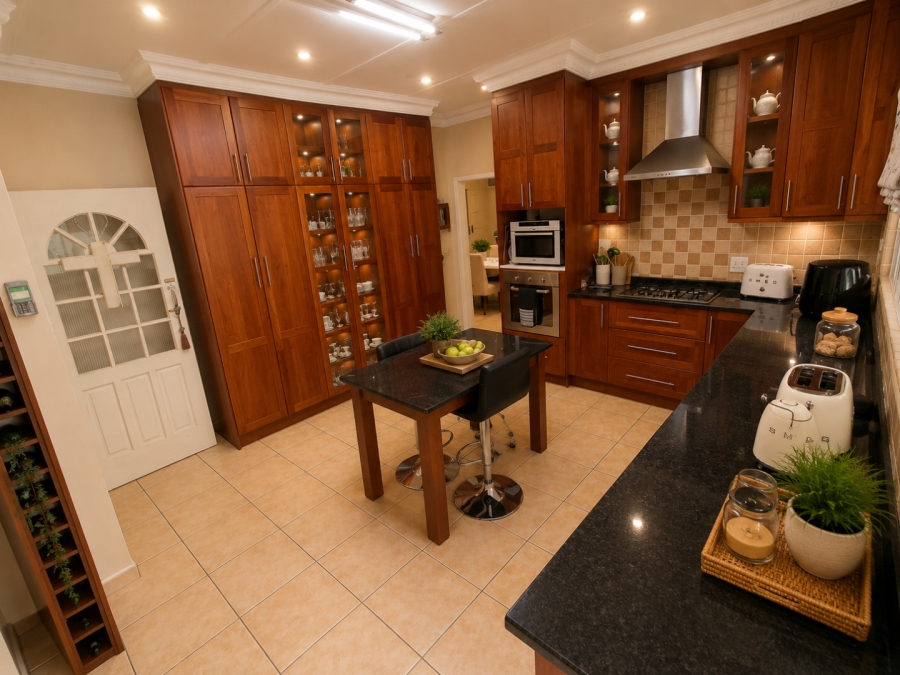 5 Bedroom Property for Sale in Meyerspark Gauteng