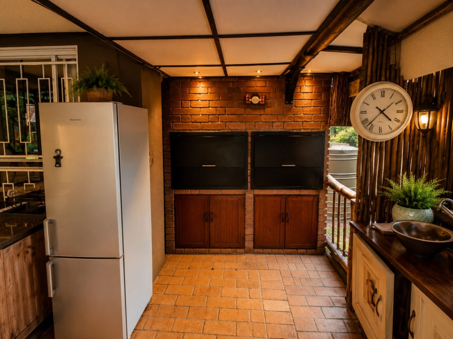 5 Bedroom Property for Sale in Meyerspark Gauteng