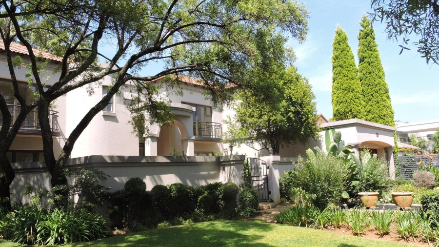To Let 4 Bedroom Property for Rent in Silver Lakes Golf Estate Gauteng