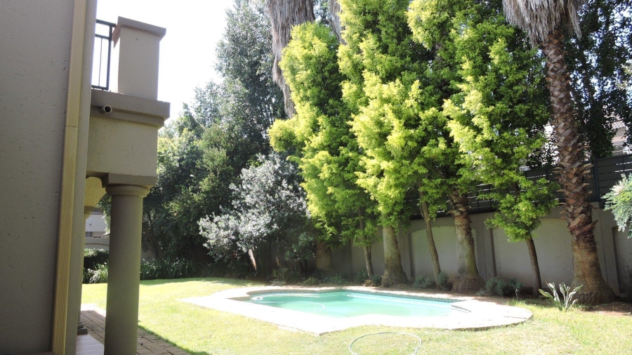 To Let 4 Bedroom Property for Rent in Silver Lakes Golf Estate Gauteng