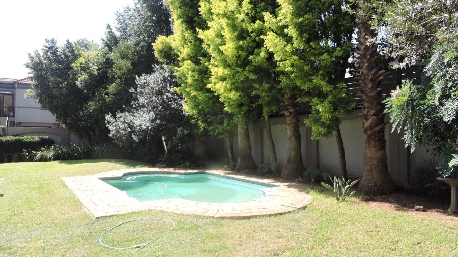 To Let 4 Bedroom Property for Rent in Silver Lakes Golf Estate Gauteng