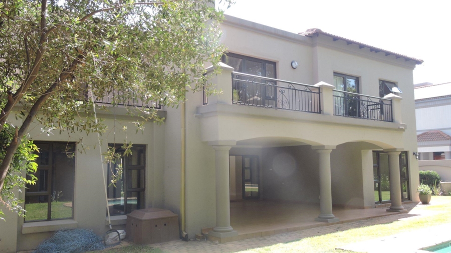 To Let 4 Bedroom Property for Rent in Silver Lakes Golf Estate Gauteng