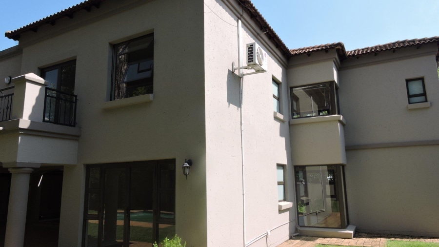 To Let 4 Bedroom Property for Rent in Silver Lakes Golf Estate Gauteng