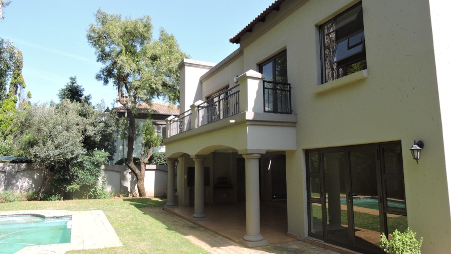 To Let 4 Bedroom Property for Rent in Silver Lakes Golf Estate Gauteng