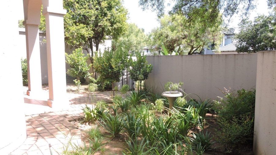 To Let 4 Bedroom Property for Rent in Silver Lakes Golf Estate Gauteng
