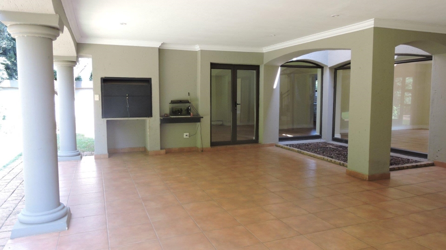 To Let 4 Bedroom Property for Rent in Silver Lakes Golf Estate Gauteng