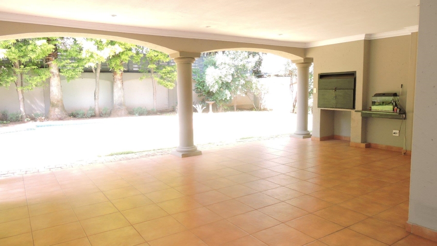 To Let 4 Bedroom Property for Rent in Silver Lakes Golf Estate Gauteng