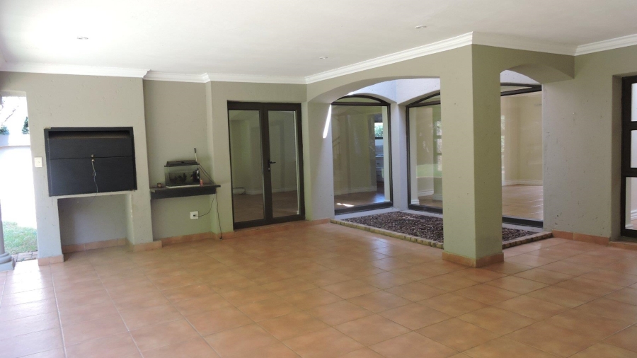 To Let 4 Bedroom Property for Rent in Silver Lakes Golf Estate Gauteng
