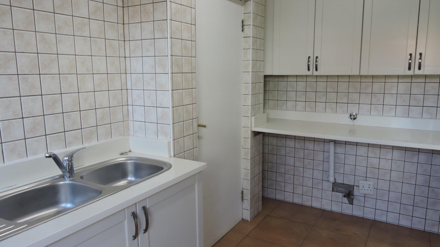 To Let 4 Bedroom Property for Rent in Silver Lakes Golf Estate Gauteng
