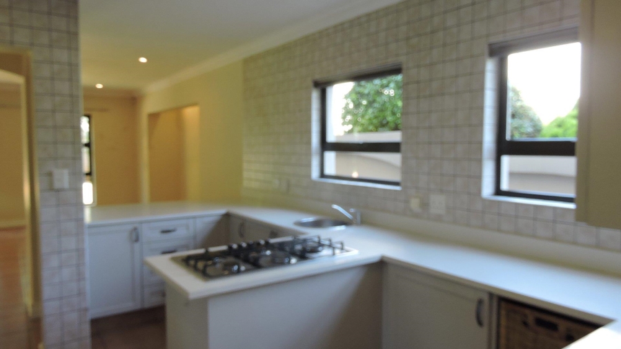 To Let 4 Bedroom Property for Rent in Silver Lakes Golf Estate Gauteng