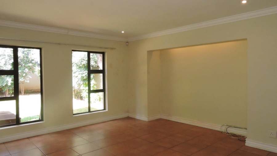 To Let 4 Bedroom Property for Rent in Silver Lakes Golf Estate Gauteng