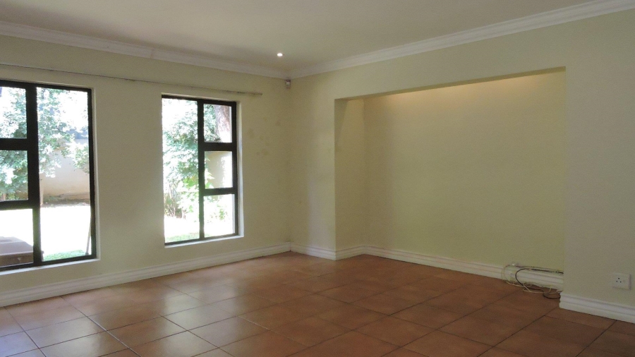 To Let 4 Bedroom Property for Rent in Silver Lakes Golf Estate Gauteng