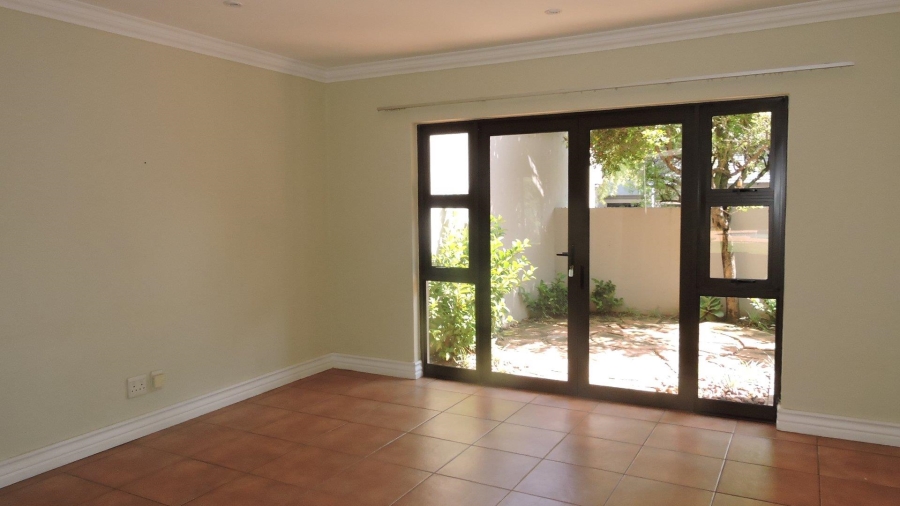 To Let 4 Bedroom Property for Rent in Silver Lakes Golf Estate Gauteng