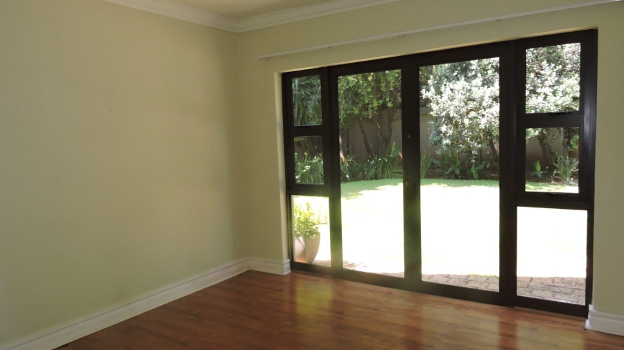 To Let 4 Bedroom Property for Rent in Silver Lakes Golf Estate Gauteng
