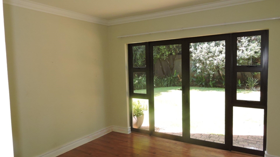 To Let 4 Bedroom Property for Rent in Silver Lakes Golf Estate Gauteng