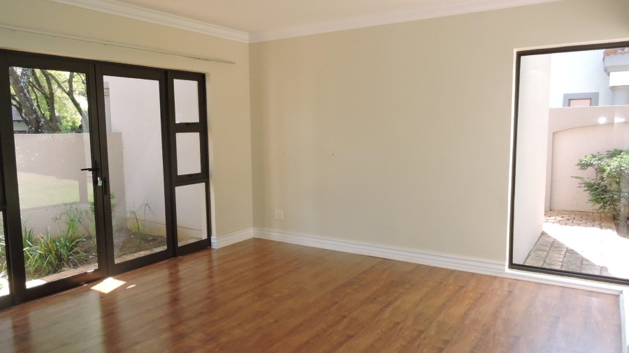 To Let 4 Bedroom Property for Rent in Silver Lakes Golf Estate Gauteng