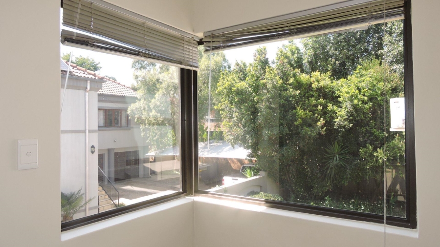 To Let 4 Bedroom Property for Rent in Silver Lakes Golf Estate Gauteng