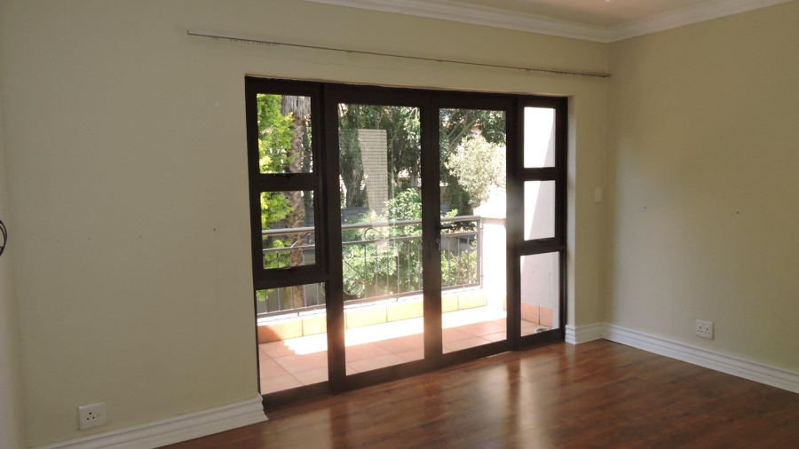 To Let 4 Bedroom Property for Rent in Silver Lakes Golf Estate Gauteng