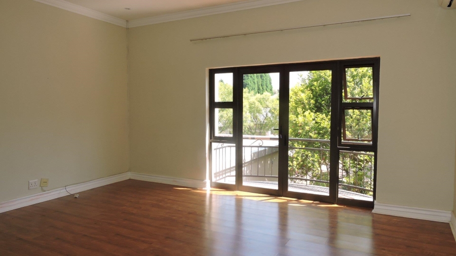 To Let 4 Bedroom Property for Rent in Silver Lakes Golf Estate Gauteng