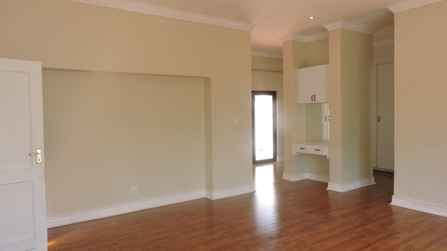 To Let 4 Bedroom Property for Rent in Silver Lakes Golf Estate Gauteng