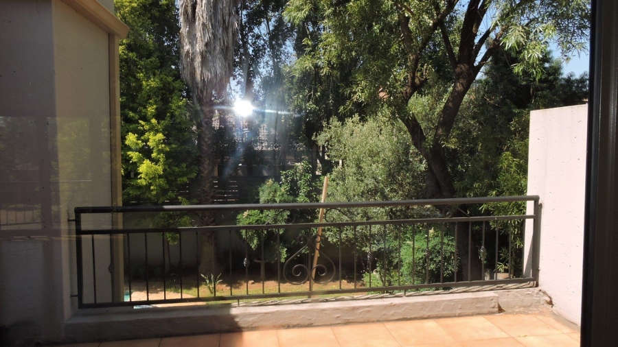 To Let 4 Bedroom Property for Rent in Silver Lakes Golf Estate Gauteng