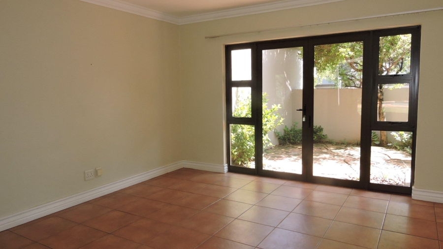 To Let 4 Bedroom Property for Rent in Silver Lakes Golf Estate Gauteng