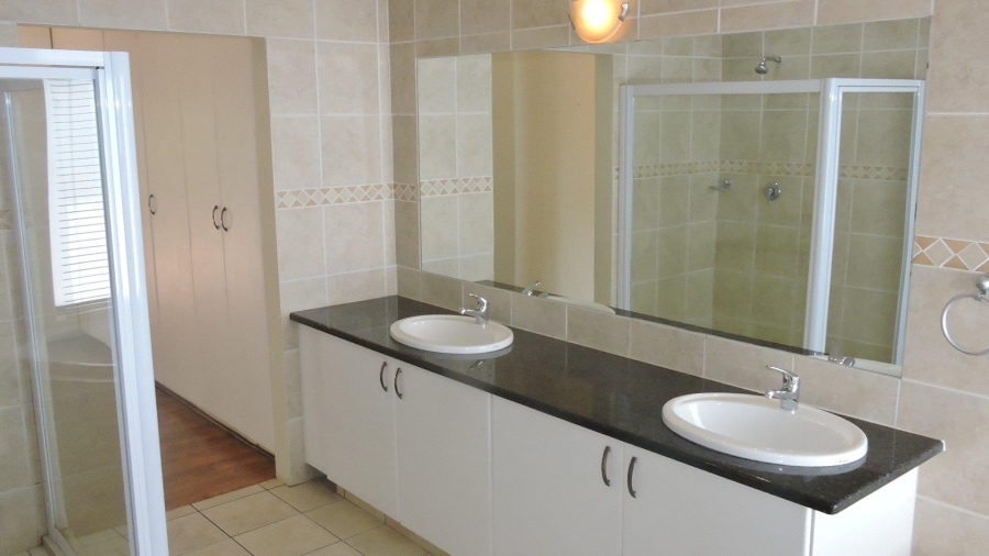 To Let 4 Bedroom Property for Rent in Silver Lakes Golf Estate Gauteng