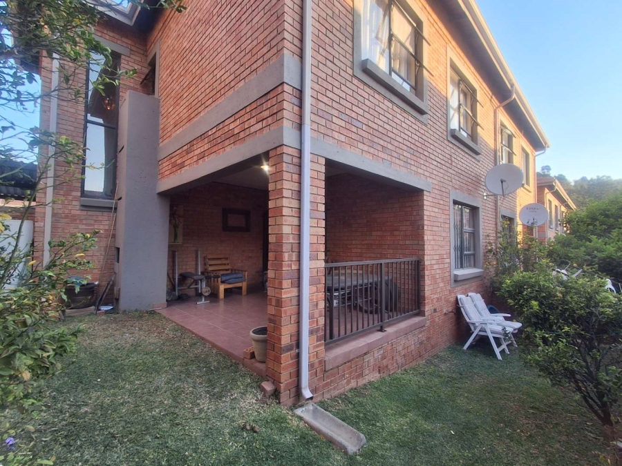 To Let 3 Bedroom Property for Rent in Helderkruin Gauteng