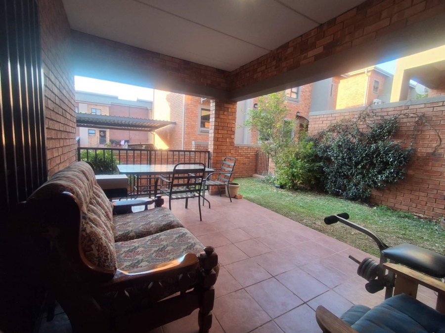 To Let 3 Bedroom Property for Rent in Helderkruin Gauteng