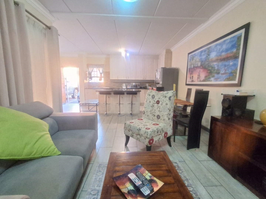 To Let 3 Bedroom Property for Rent in Helderkruin Gauteng