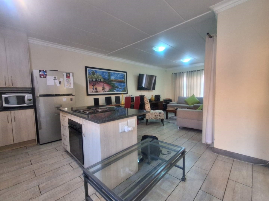To Let 3 Bedroom Property for Rent in Helderkruin Gauteng