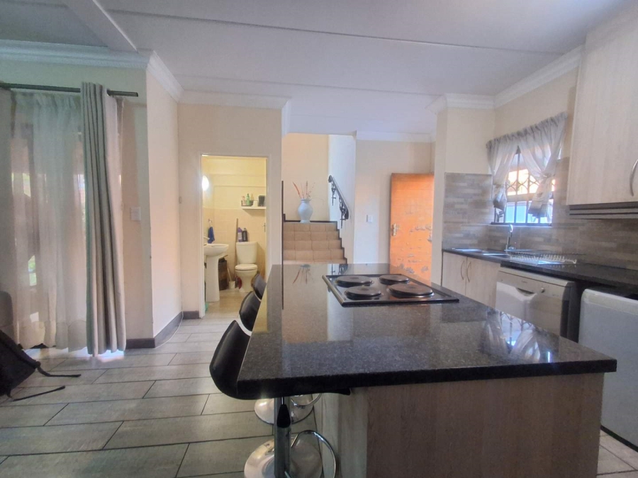 To Let 3 Bedroom Property for Rent in Helderkruin Gauteng