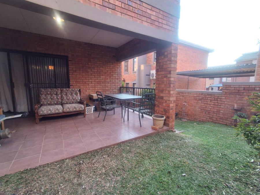 To Let 3 Bedroom Property for Rent in Helderkruin Gauteng