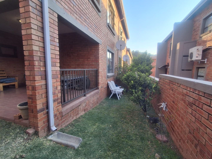 To Let 3 Bedroom Property for Rent in Helderkruin Gauteng