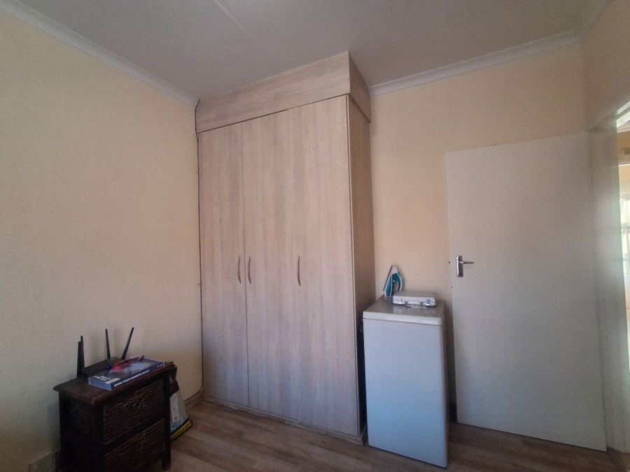 To Let 3 Bedroom Property for Rent in Helderkruin Gauteng