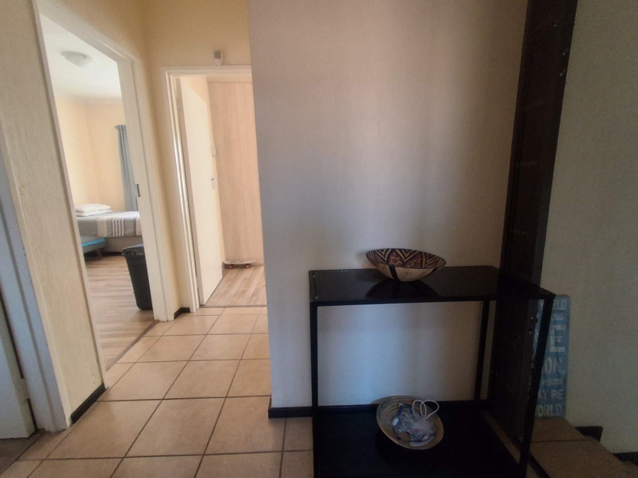To Let 3 Bedroom Property for Rent in Helderkruin Gauteng