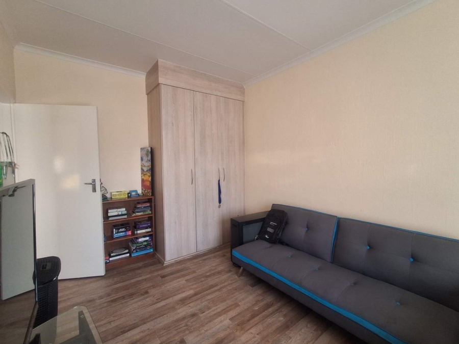 To Let 3 Bedroom Property for Rent in Helderkruin Gauteng