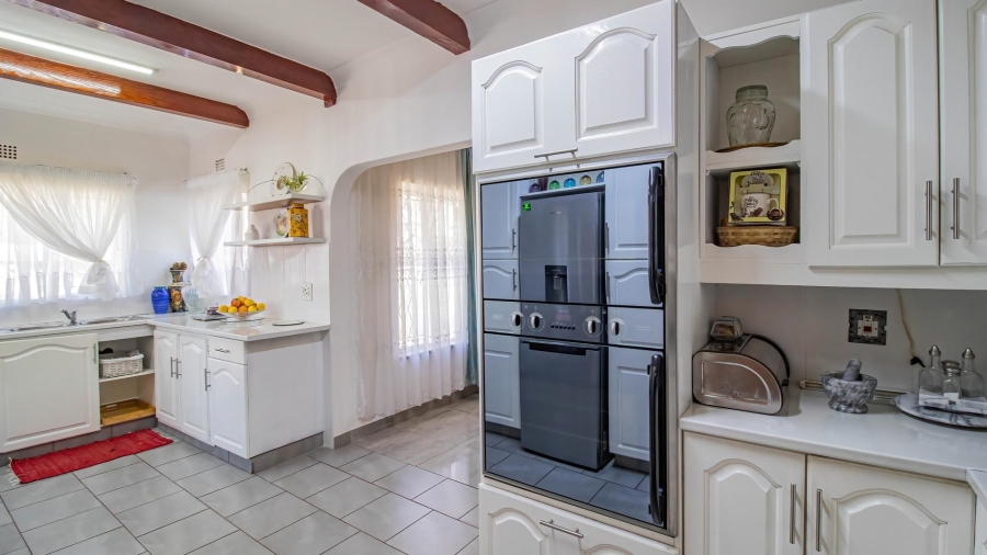 4 Bedroom Property for Sale in Mondeor Gauteng